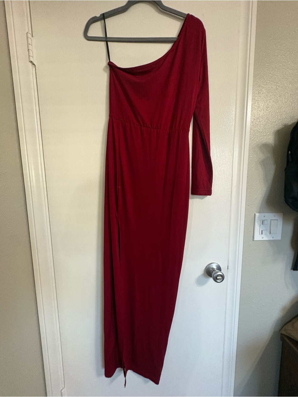One-Shoulder Burgundy Women’s Maxi Dress